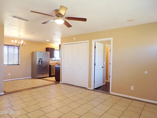 $1,200 | 10033 South Honeysuckle Drive, Hereford, AZ 85615