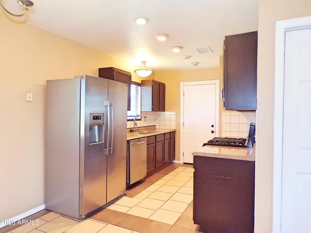 $1,200 | 10033 South Honeysuckle Drive, Hereford, AZ 85615