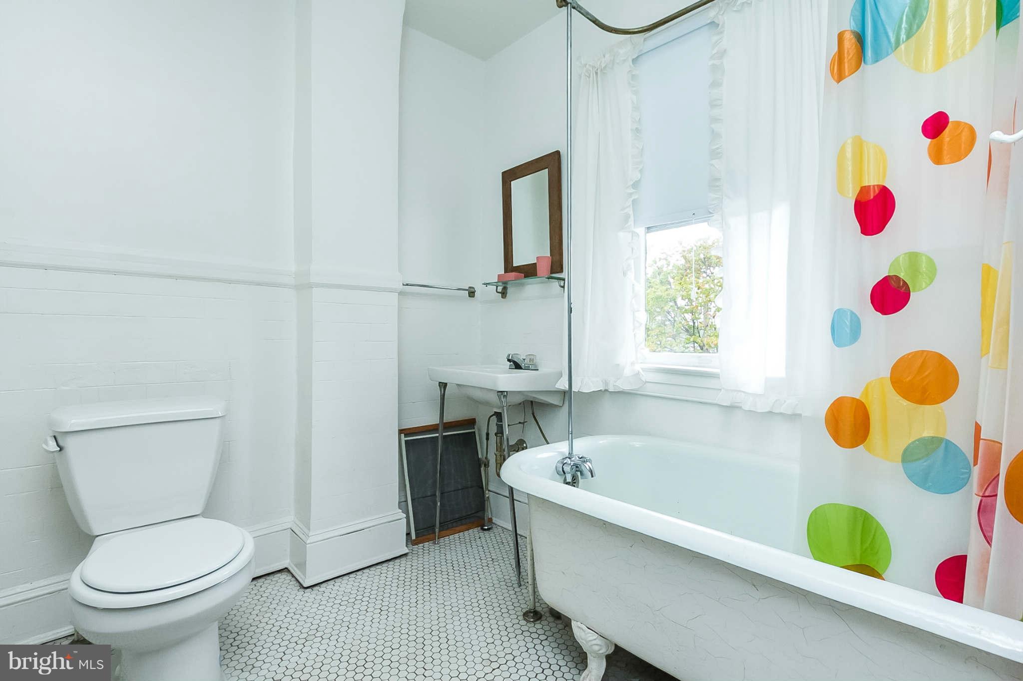 3935 Keswick Road Baltimore, MD 21211 - Photo 22 of 27 Bath