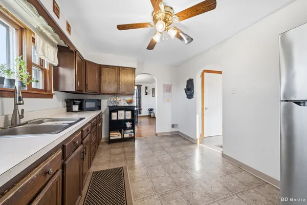 $275,000 | 10500 80th Court, Palos Hills, IL 60465
