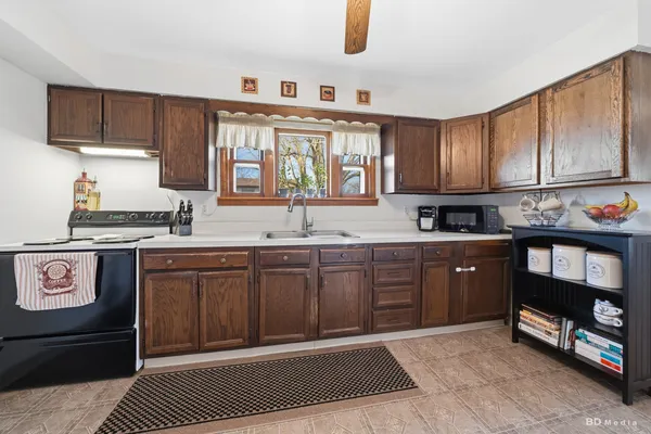 $275,000 | 10500 80th Court, Palos Hills, IL 60465