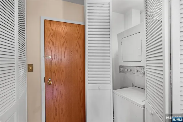 $350,000 | 240 Main Street, Unit 305, Little Falls, NJ 07424