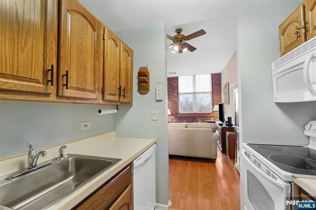 $350,000 | 240 Main Street, Unit 305, Little Falls, NJ 07424