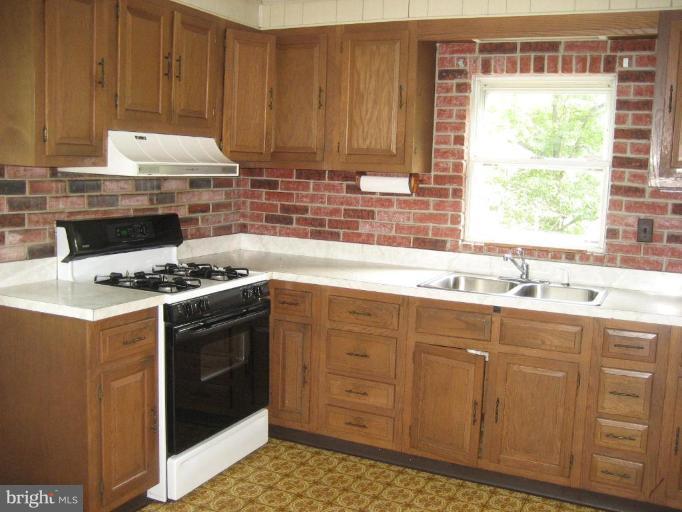 8572 Frederick Road Ellicott City, MD 21043 - Photo 4 of 6 Kitchen