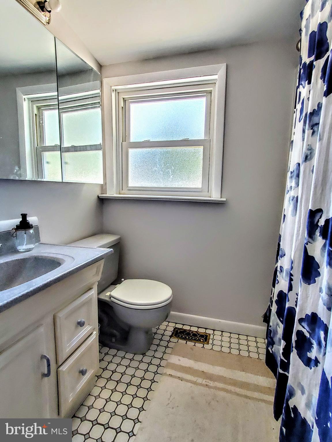 206 Rolling Road Broomall, PA 19008 - Photo 23 of 31 Second Flood Bathroom