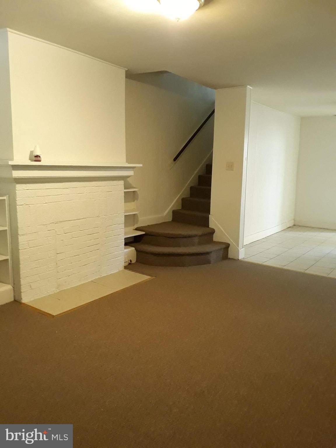 676 Rutherford Avenue Trenton, NJ 08618 - Photo 3 of 15 Living Room