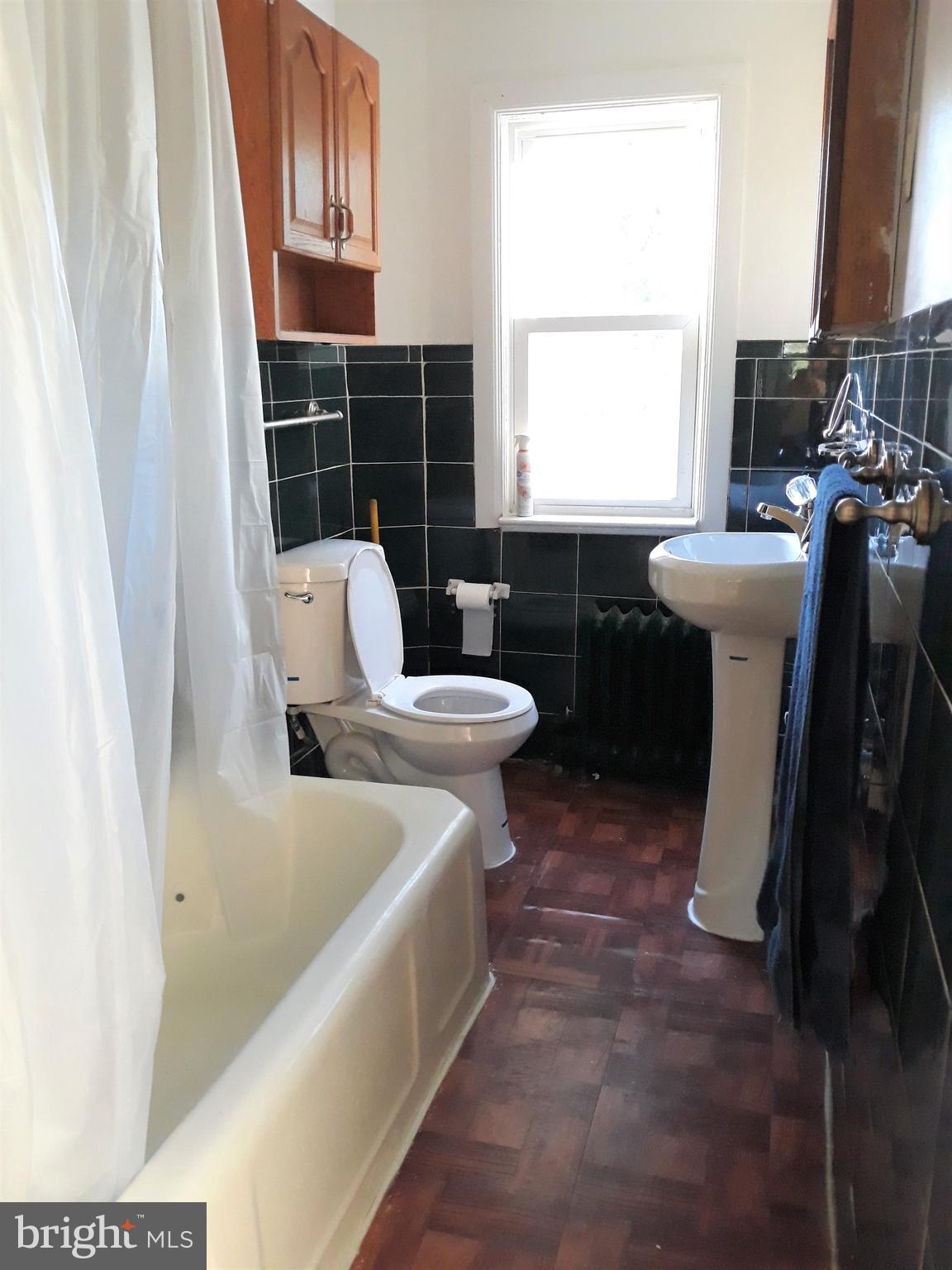 676 Rutherford Avenue Trenton, NJ 08618 - Photo 7 of 15 Bathroom