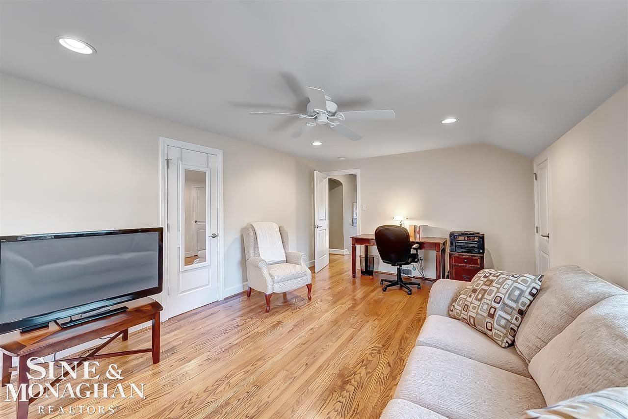 326 Merriweather Road Grosse Pointe Farms, MI 48236 - Photo 23 of 41