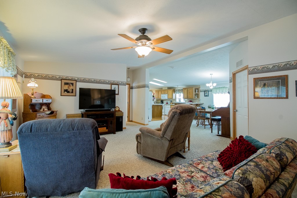 681 Woodlawn Road Chardon, OH 44024 - Photo 12 of 35