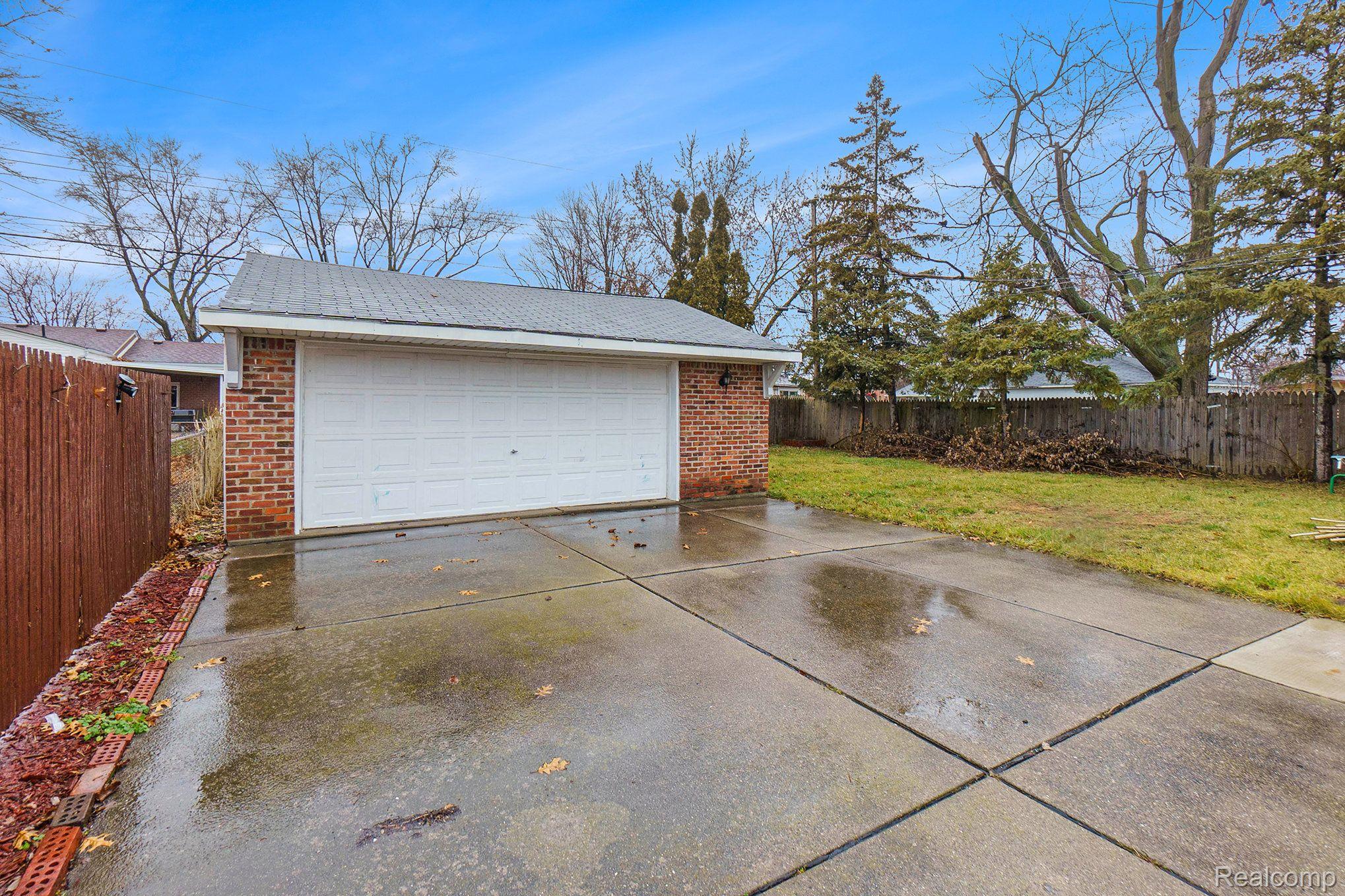 4863 East Thirteen Mile Road Warren, MI 48092 - Photo 23 of 25 Gallery Image 23