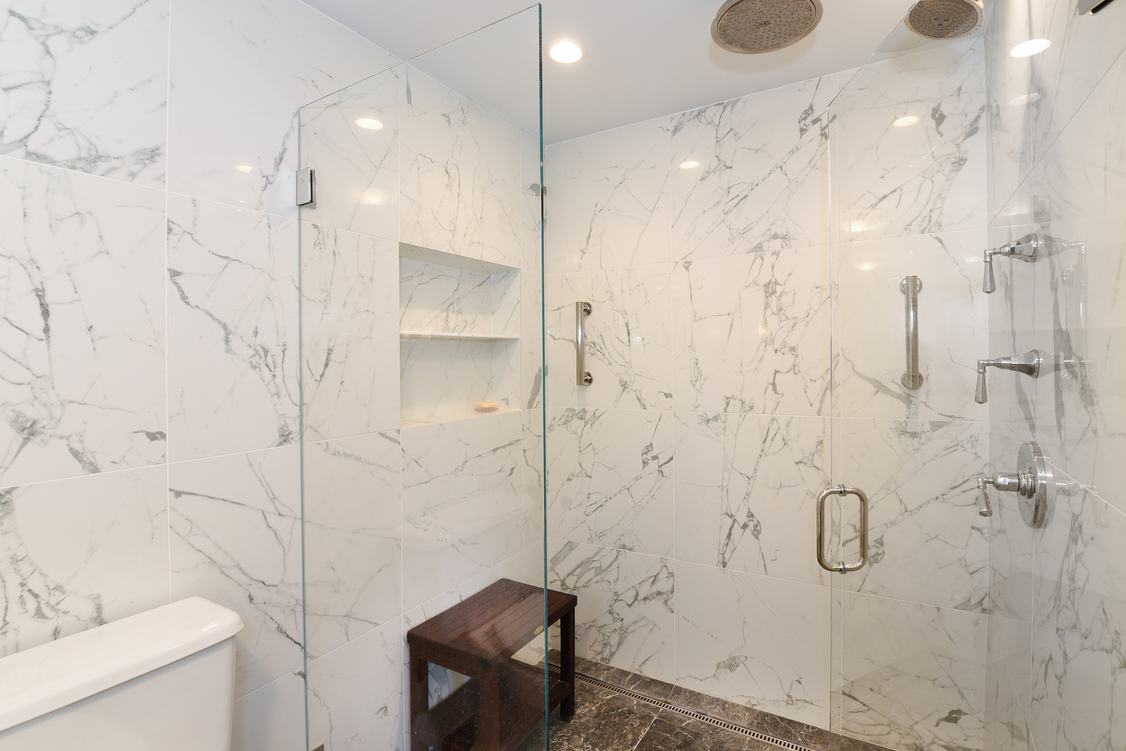 221 Essex Road Winnetka, IL 60093 - Photo 26 of 36