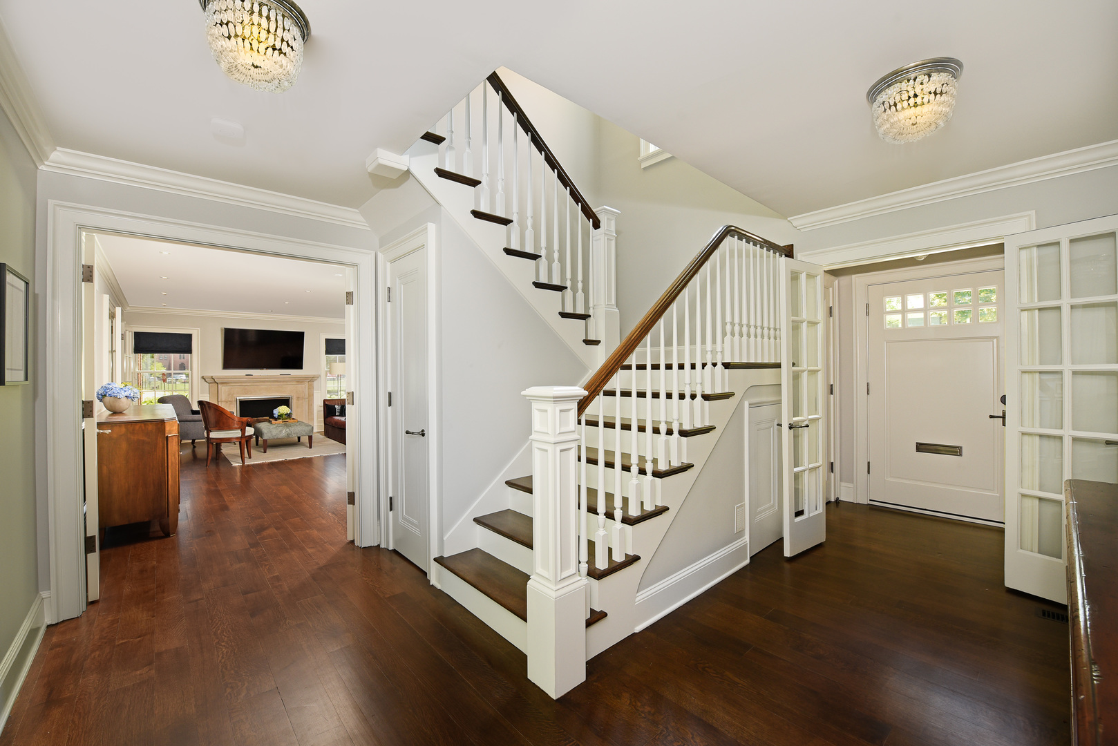 221 Essex Road Winnetka, IL 60093 - Photo 3 of 36