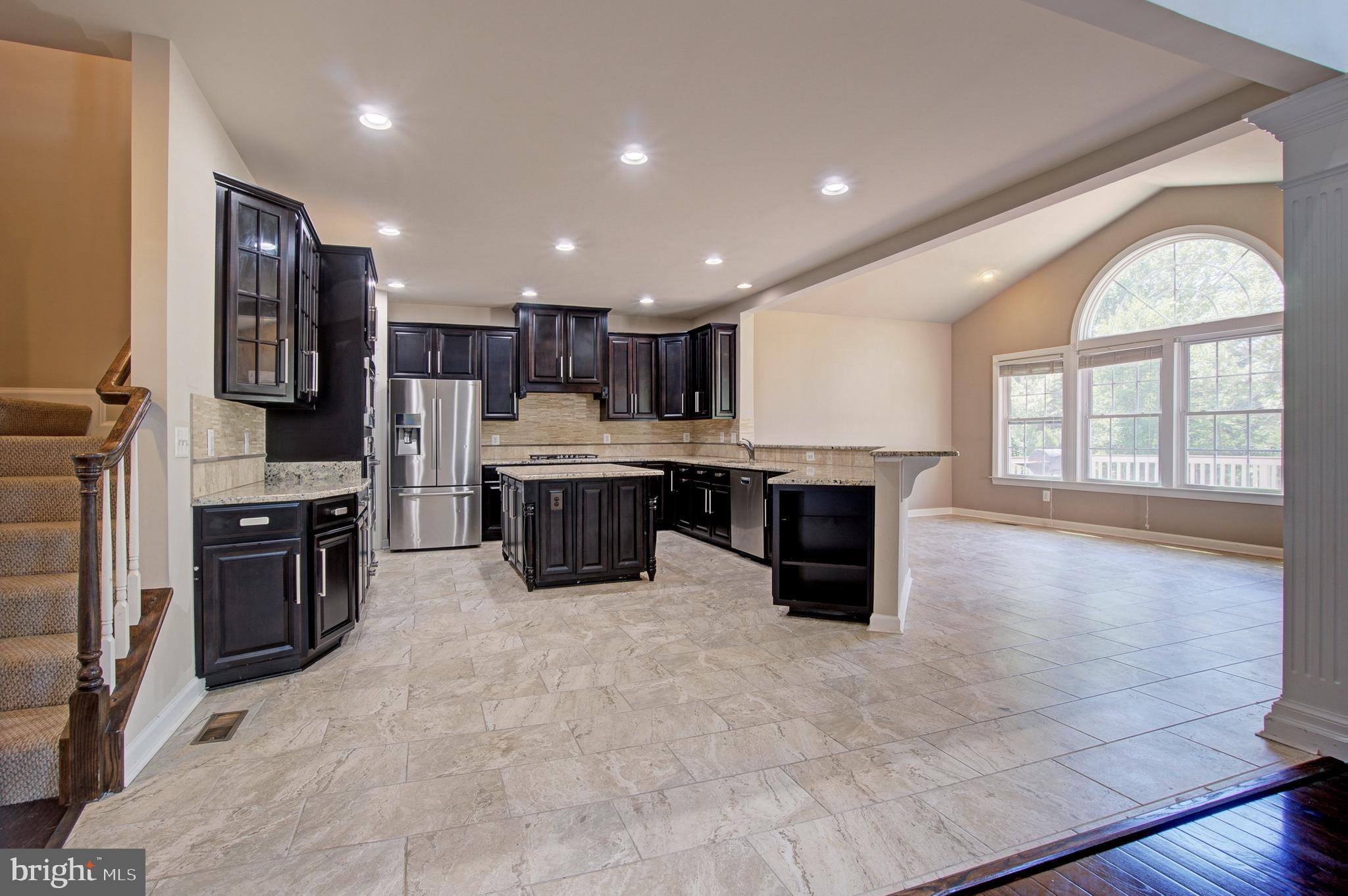 44369 Stone Roses Circle Ashburn, VA 20147 - Photo 12 of 45 Kitchen-Morning Room