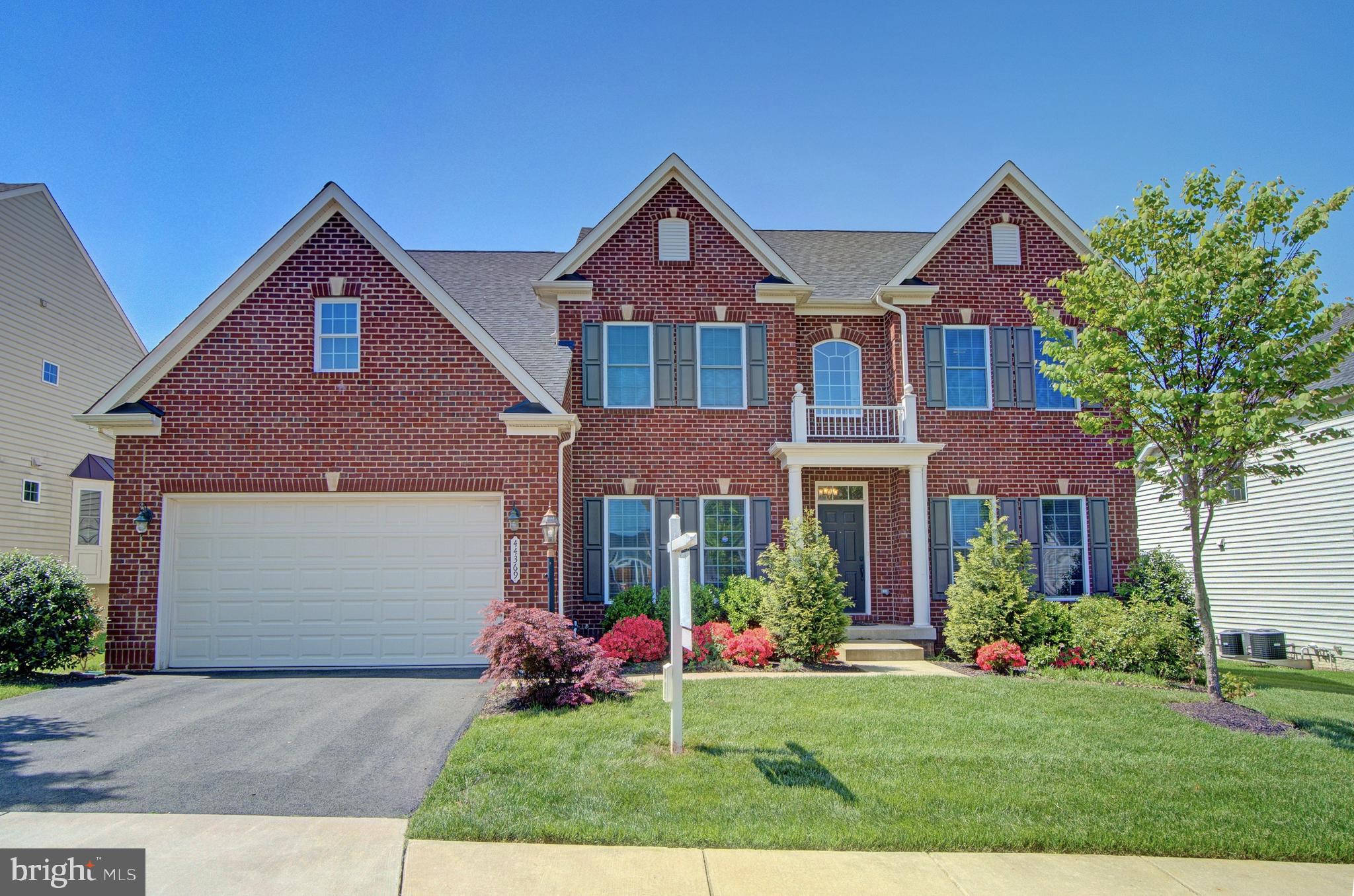 44369 Stone Roses Circle Ashburn, VA 20147 - Photo 3 of 45 Exterior Front