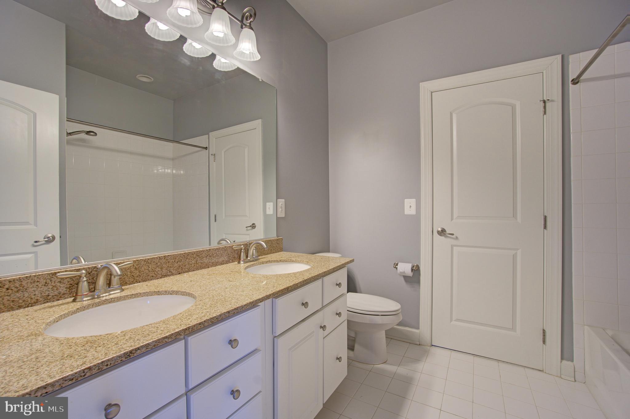 44369 Stone Roses Circle Ashburn, VA 20147 - Photo 30 of 45 Bath Full - jack & Jill