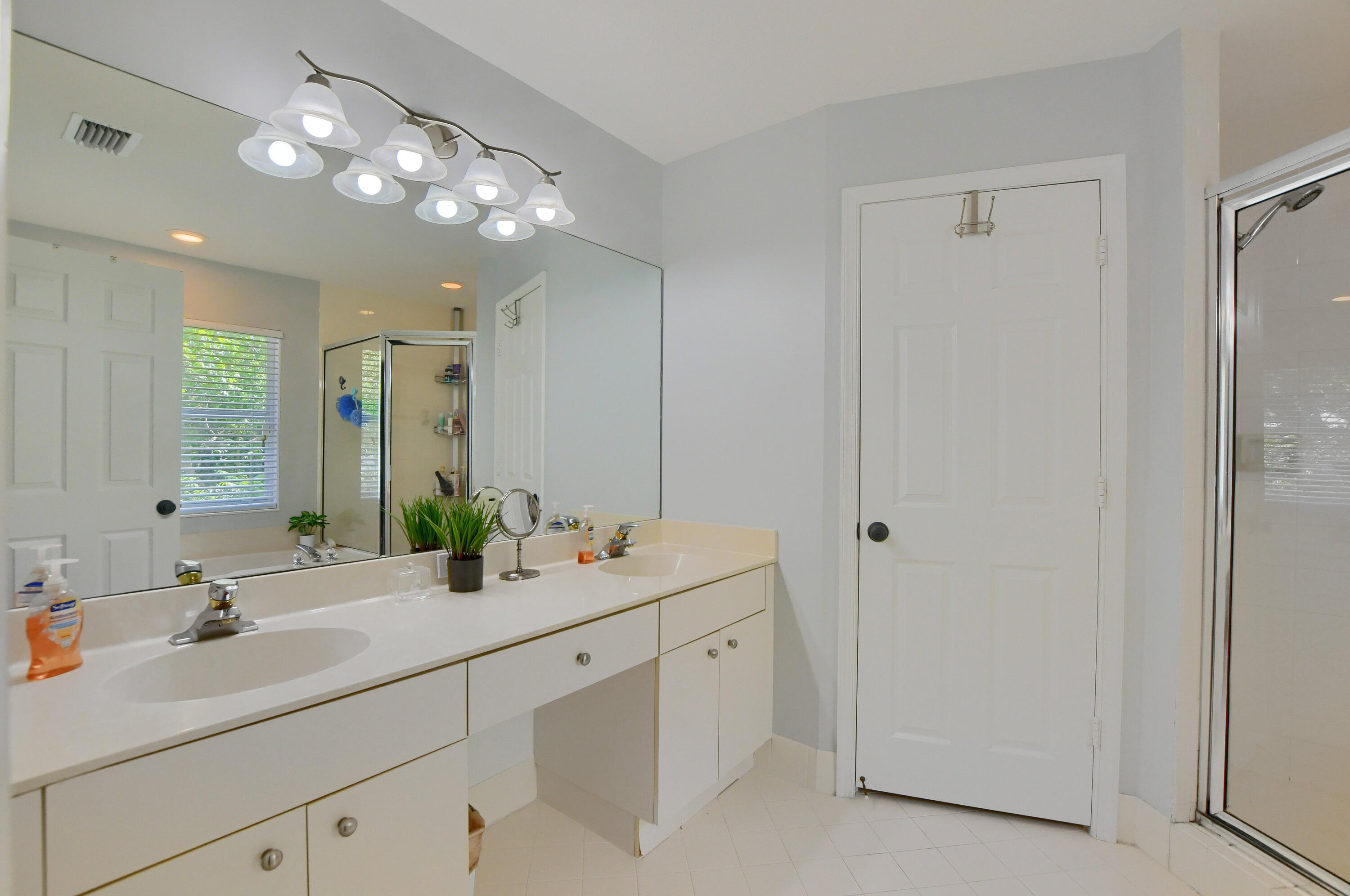 10126 Boca Palm Drive Boca Raton, FL 33498 - Photo 8 of 15 31_ebf_2195-hdr(5)