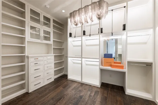 $2,990,000 | 5134 Huckleberry Circle, Houston, TX 77056