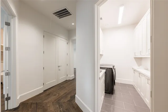 $2,990,000 | 5134 Huckleberry Circle, Houston, TX 77056