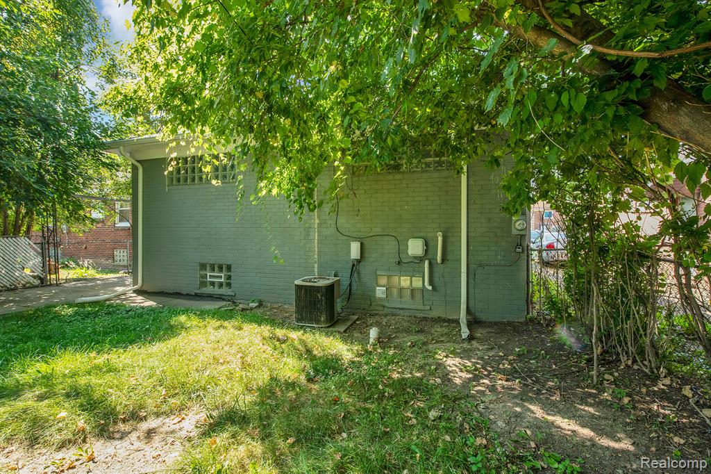 15760 Greenfield Road Detroit, MI 48227 - Photo 9 of 29