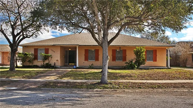 $259,900 | 1205 Clarion Drive, Corpus Christi, TX 78412