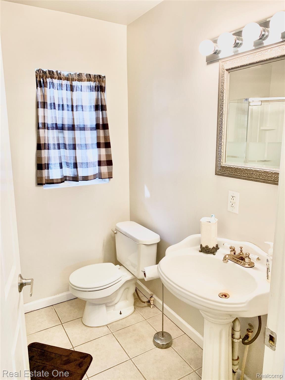 2697 German Road Columbiaville, MI 48421 - Photo 15 of 26 Bathroom 2.jpg