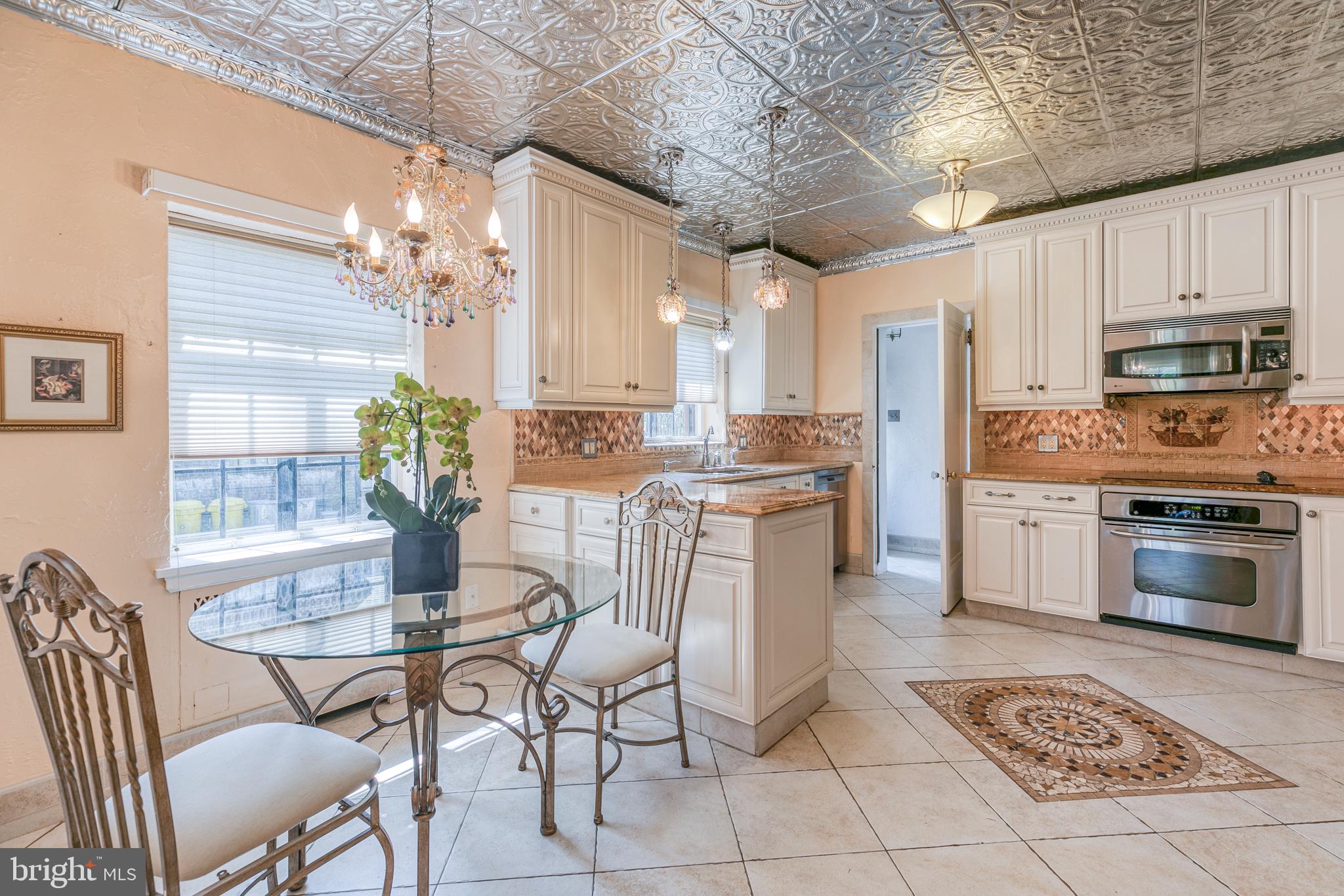 181 Lakeside Road Ardmore, PA 19003 - Photo 8 of 22 Kitchen & Breakfast Area