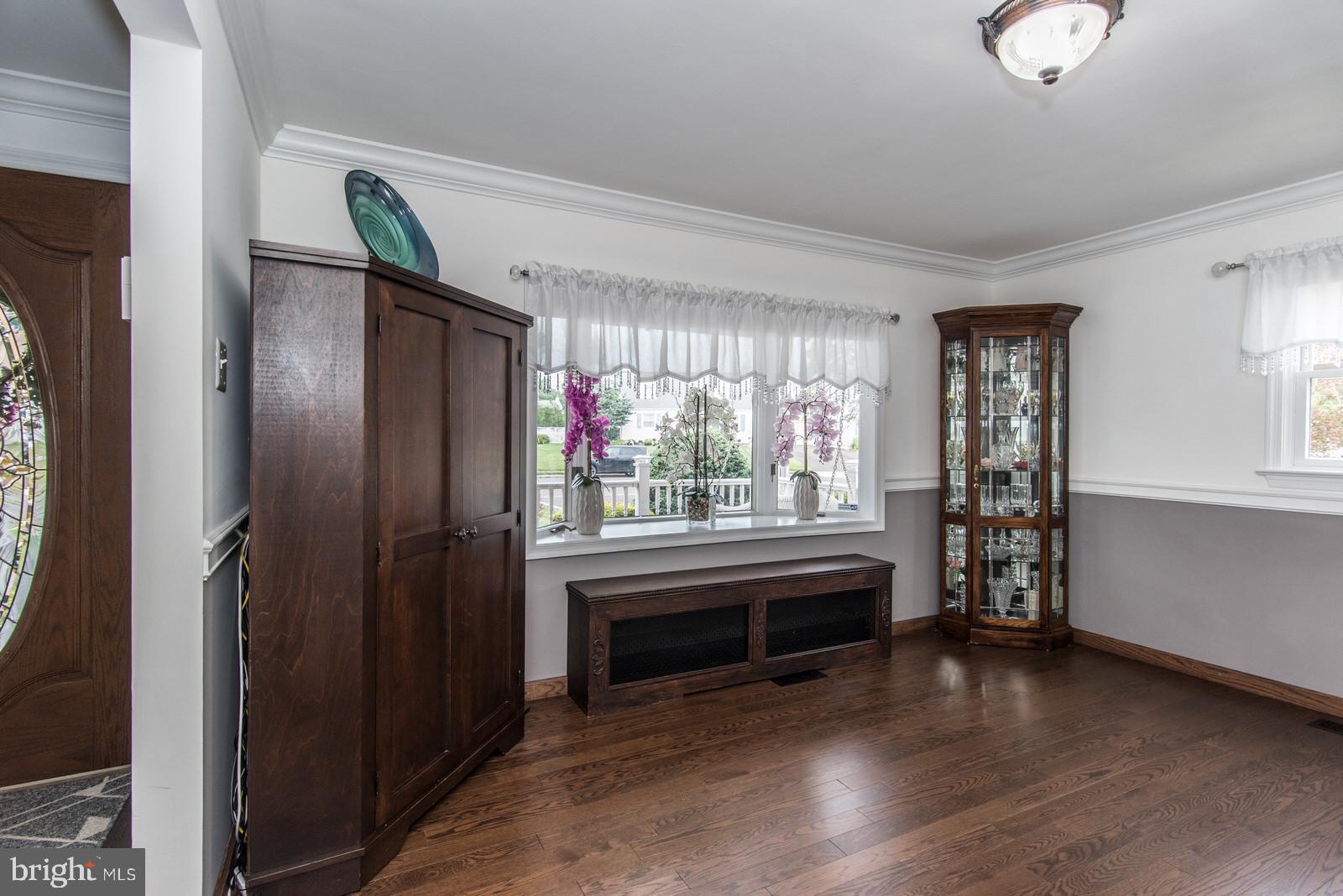 518 Stewart Road Hatboro, PA 19040 - Photo 17 of 103 Formal Dining Room - Hardwood Flooring