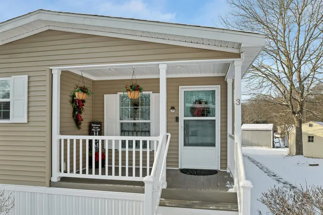 $350,000 | 3 Slate Run, North Hampton, NH 03862