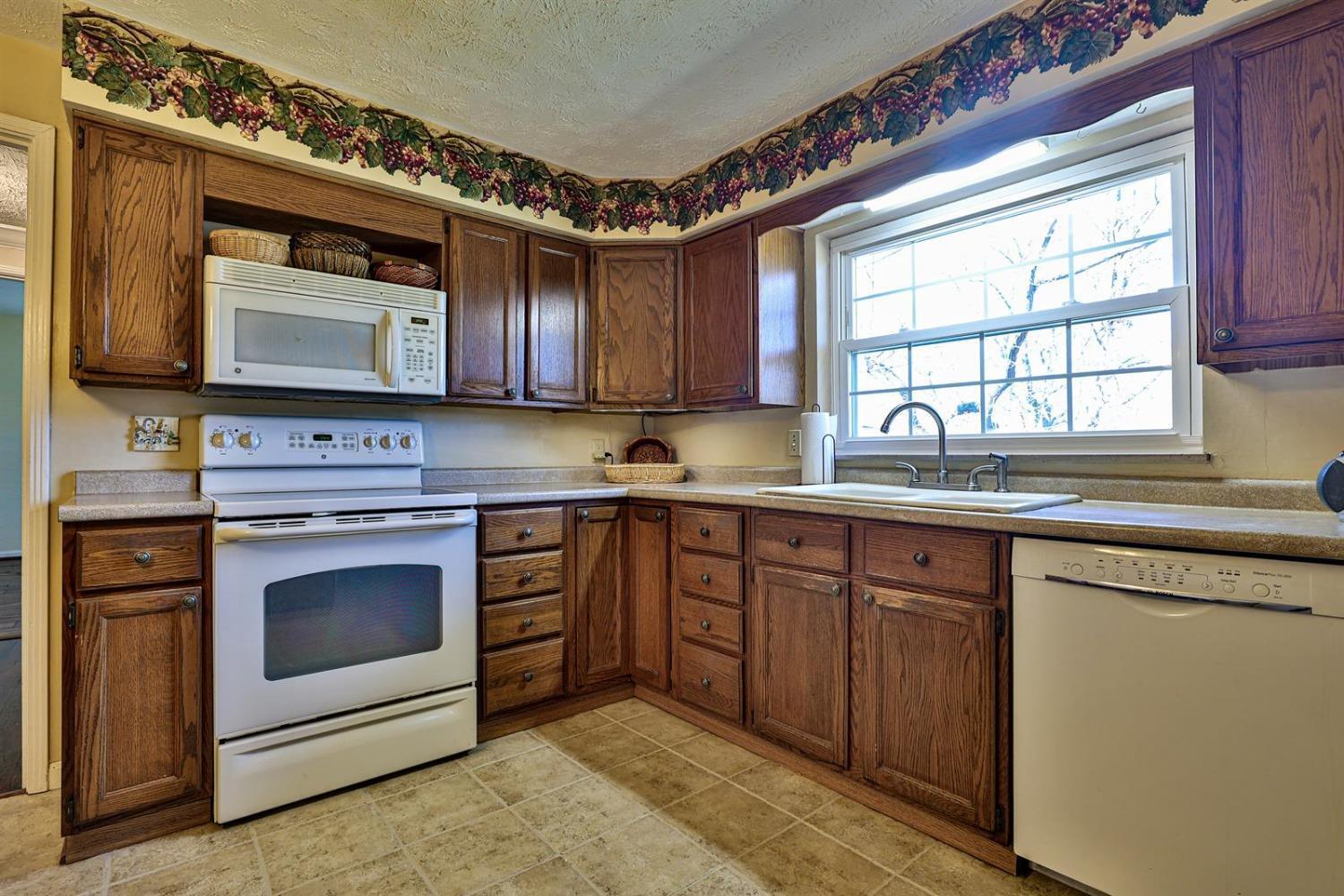350 Compton Road Cincinnati, OH 45215 - Photo 12 of 43