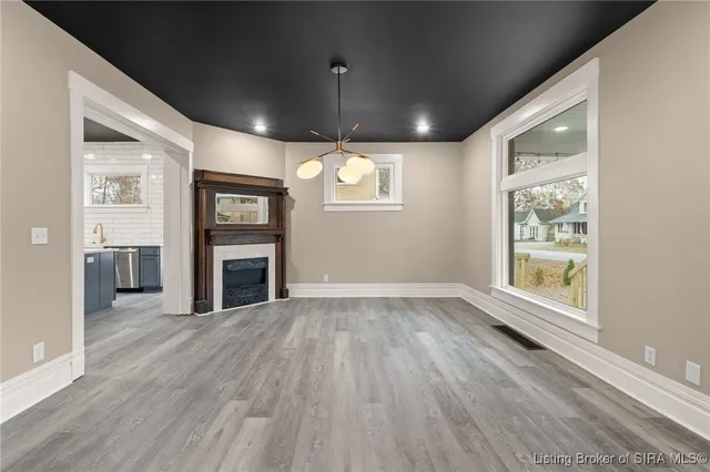 $385,000 | 1907 Ekin Avenue, New Albany, IN 47150