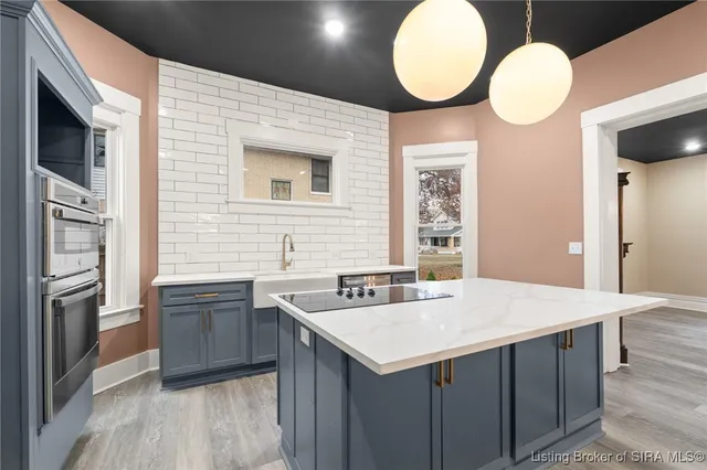 $385,000 | 1907 Ekin Avenue, New Albany, IN 47150