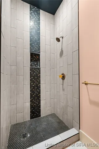 $385,000 | 1907 Ekin Avenue, New Albany, IN 47150