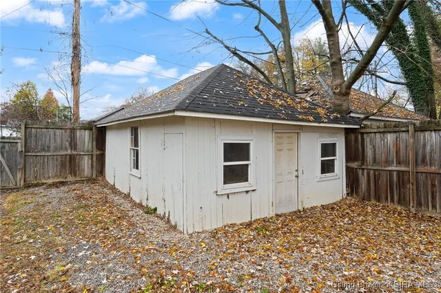 $385,000 | 1907 Ekin Avenue, New Albany, IN 47150