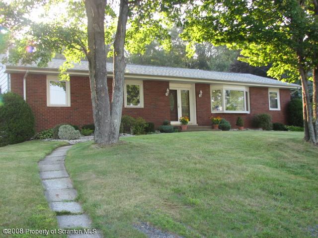 112 T Rt 358 Moscow, PA 18444 - Photo 2 of 5 Gallery Image 2