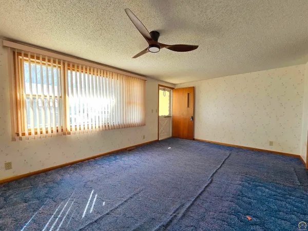 $99,000 | 169 Wabaunsee Avenue, Harveyville, KS 66431