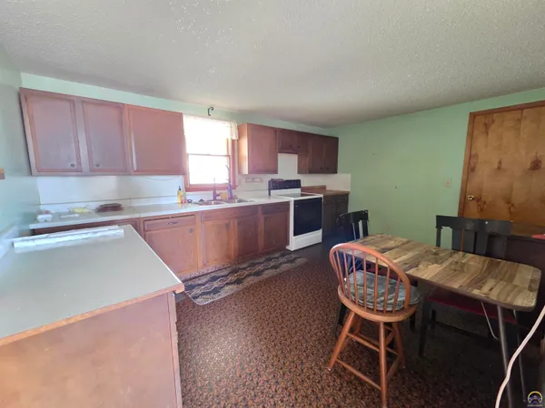 $99,000 | 169 Wabaunsee Avenue, Harveyville, KS 66431