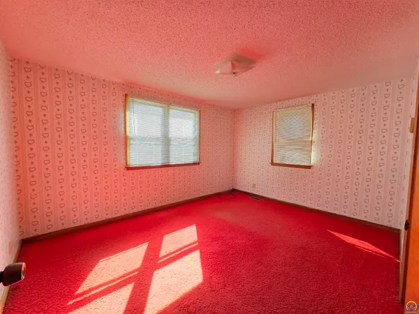 $99,000 | 169 Wabaunsee Avenue, Harveyville, KS 66431