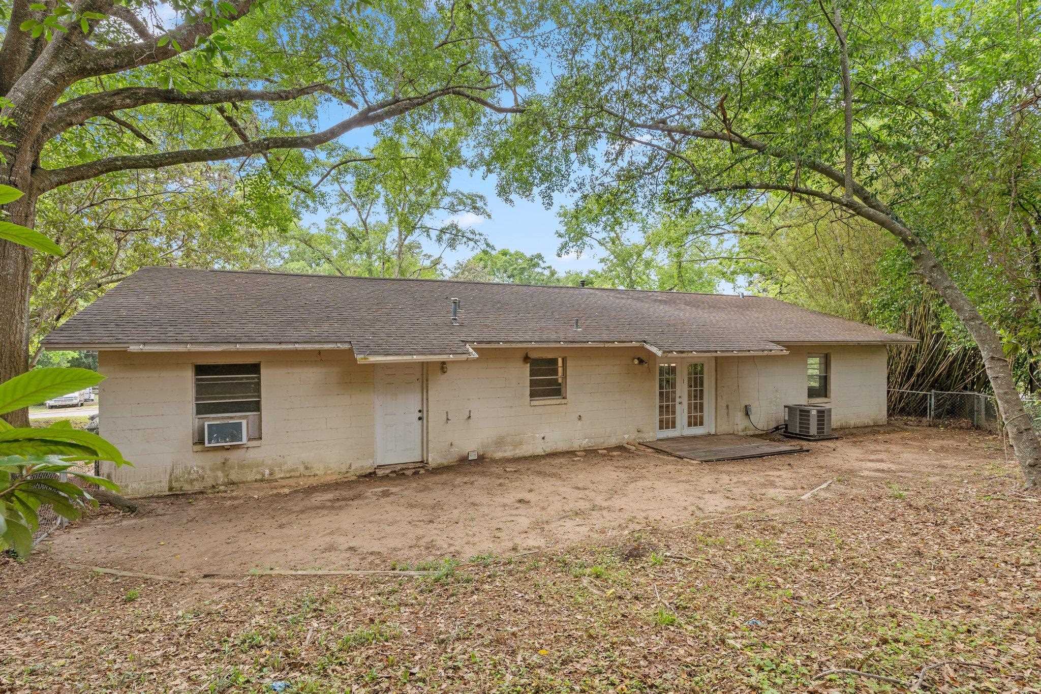 2533 Willamette Road Tallahassee, FL 32303 - Photo 1 of 10