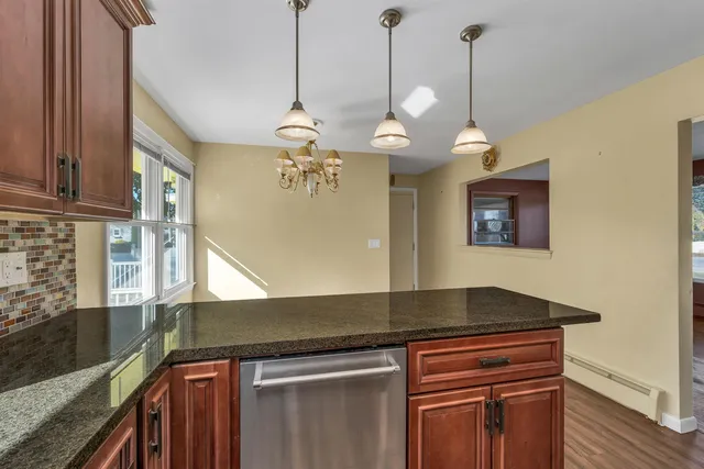 $400,000 | 66 Broadway Avenue, Manchester, NH 03104