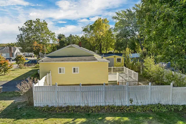 $400,000 | 66 Broadway Avenue, Manchester, NH 03104