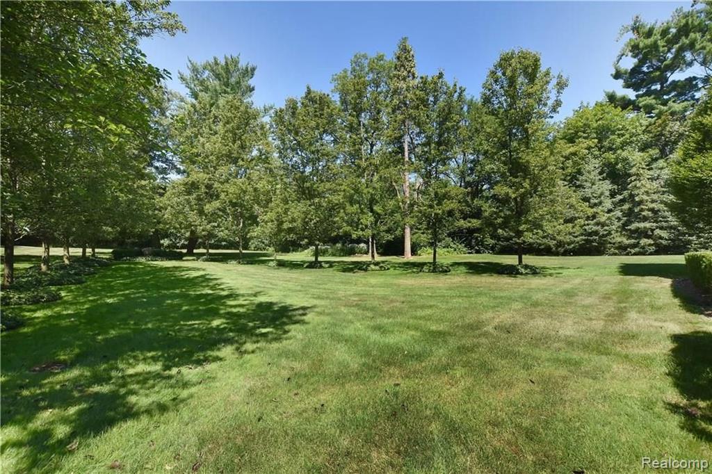 32135 Bingham Road Bingham Farms, MI 48025 - Photo 33 of 47