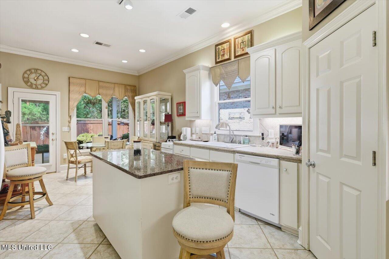 107 Alicetown Cove Ridgeland, MS 39157 - Photo 10 of 35 10-107 Alicetown Cove _ Home Tours MS