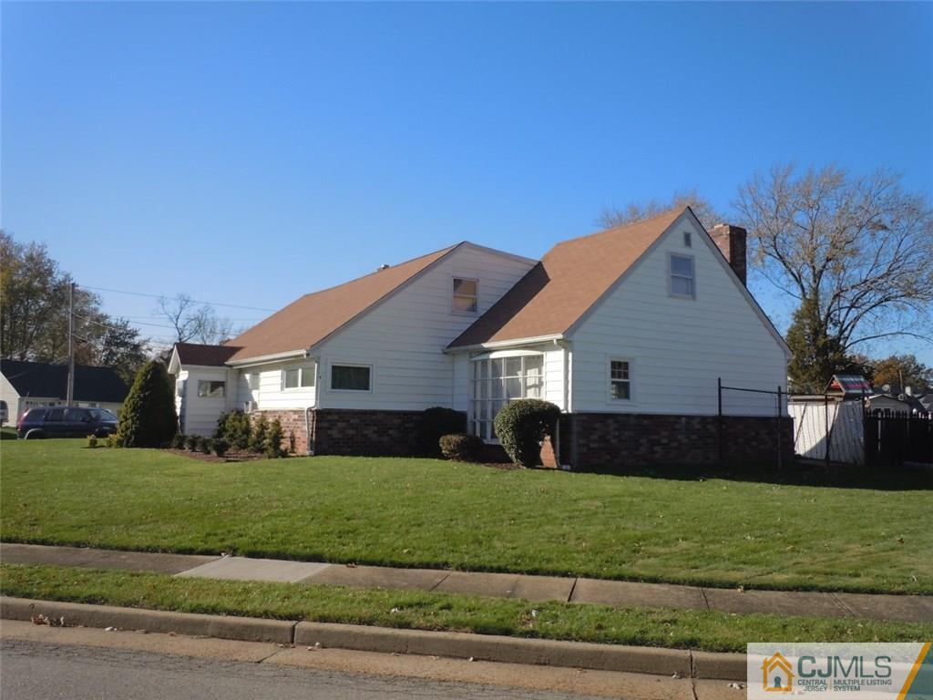 29 Richmond Road Edison, NJ 08817 - Photo 31 of 31 a front view of a house with a yard
