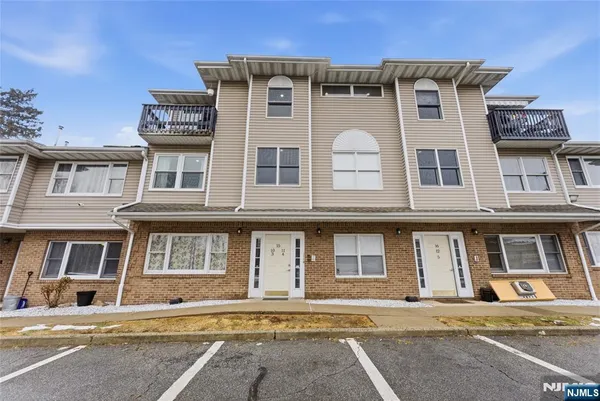 $285,000 | 235 Dakota Street, Unit 10, Paterson, NJ 07503