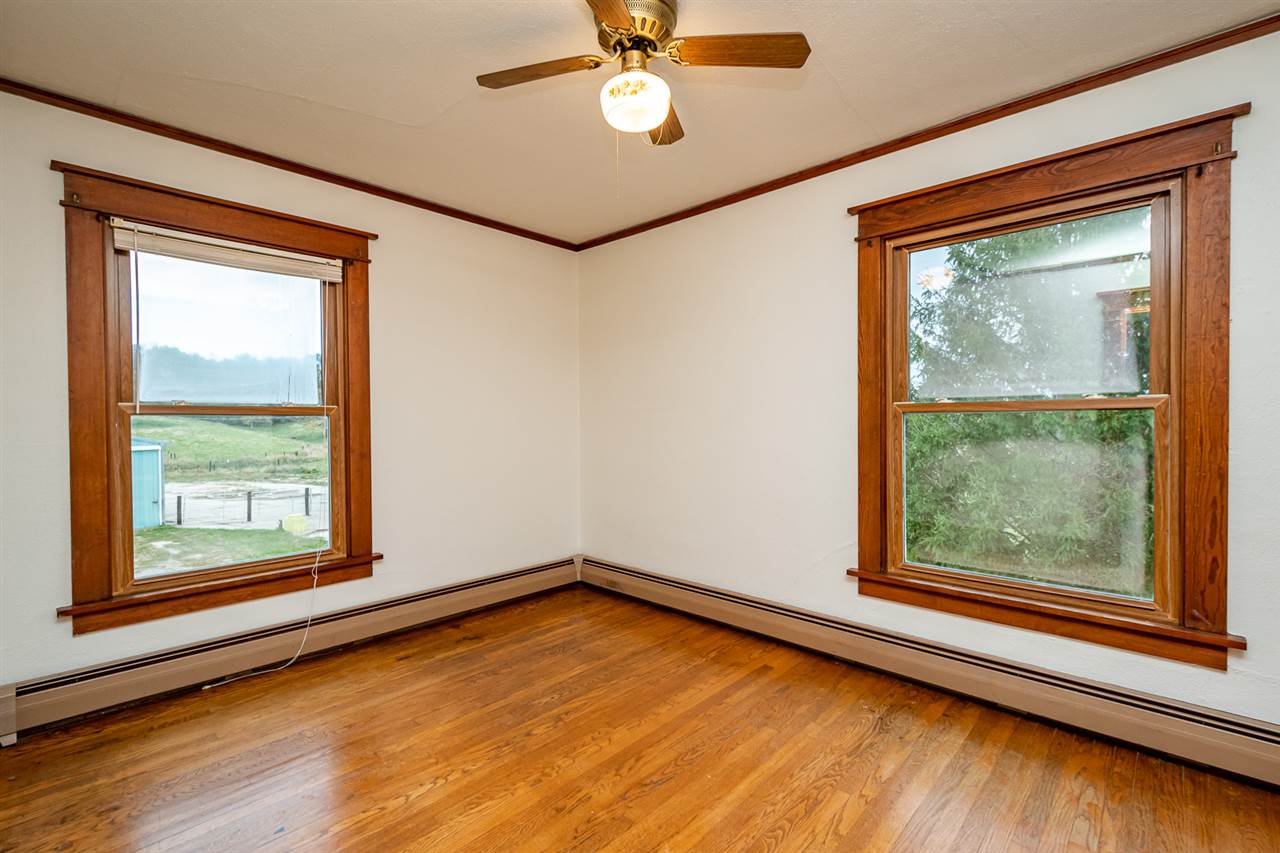 2210 Black Diamond Road Southwest Oxford, IA 52322 - Photo 24 of 29 Gallery Image 24