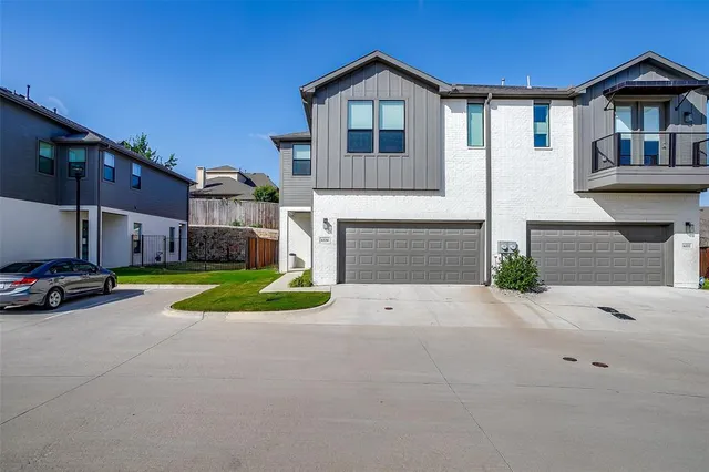 $3,200 | 6334 Oakbend Circle, Fort Worth, TX 76132