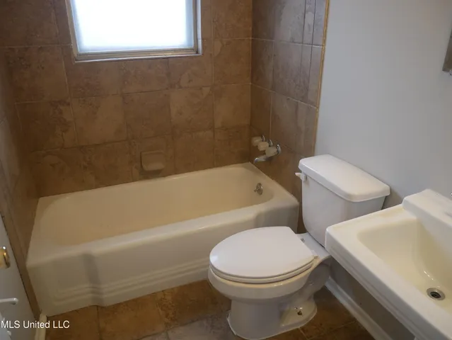 $1,195 | 1821 Vaught Circle, Southaven, MS 38671