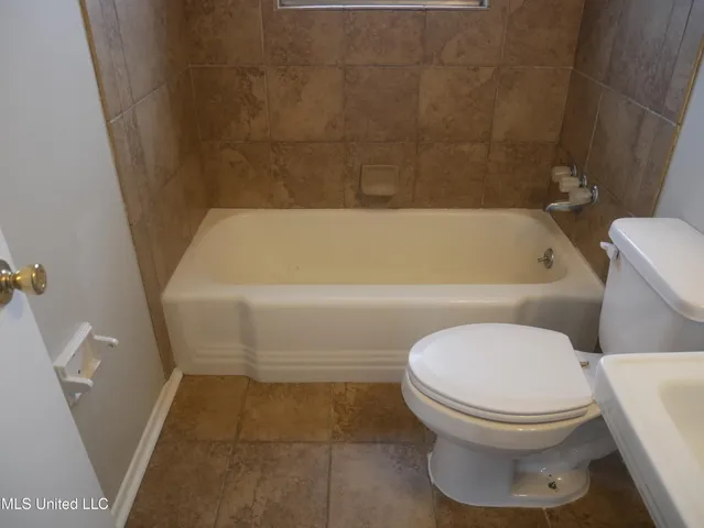 $1,195 | 1821 Vaught Circle, Southaven, MS 38671