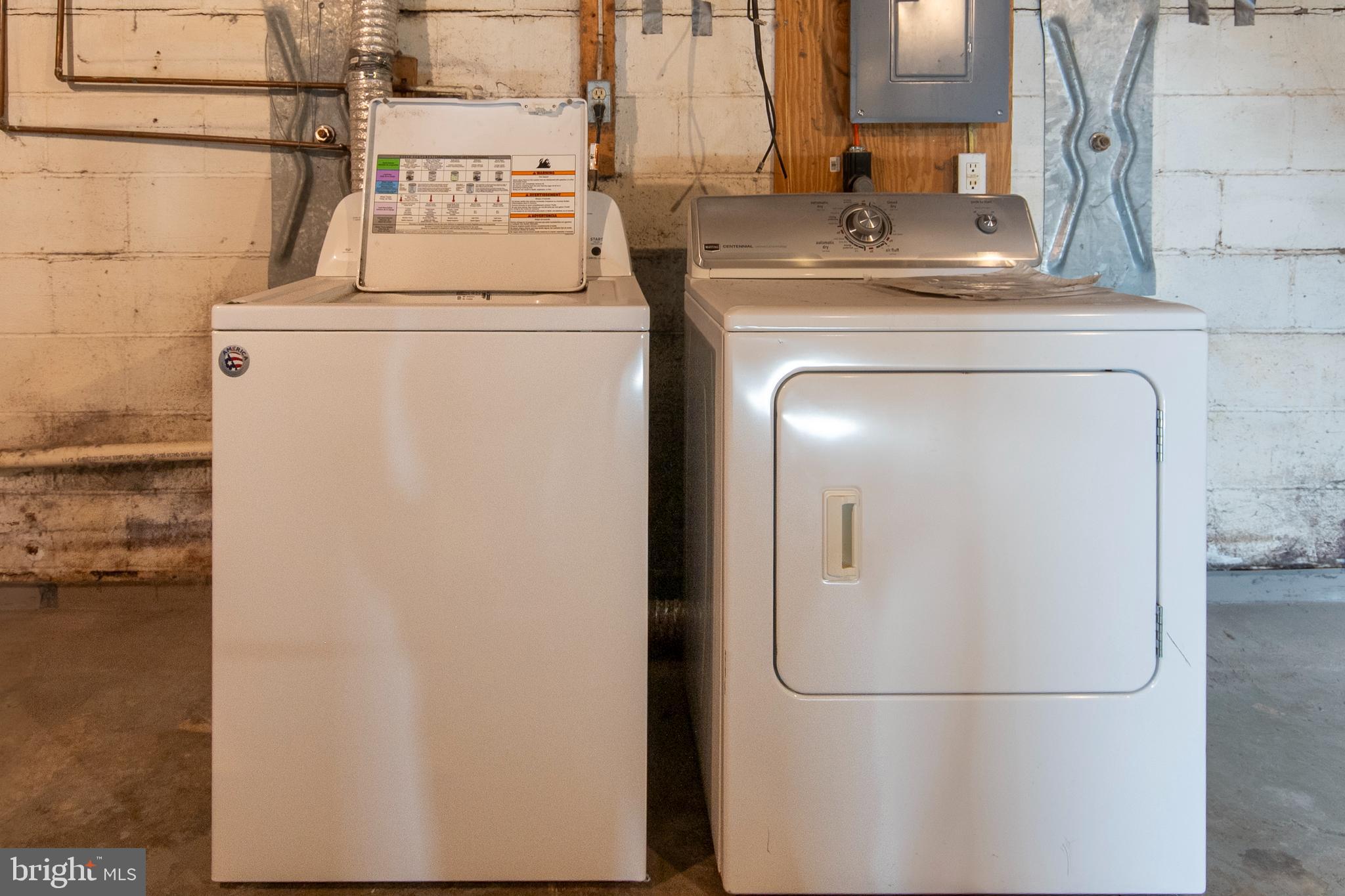 219 Virginia Street Strasburg, VA 22657 - Photo 17 of 29 a utility room with dryer and washer