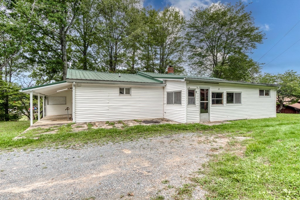 3629 Whitetop Road Chilhowie, VA 24319 - Photo 2 of 27 Gallery Image 2